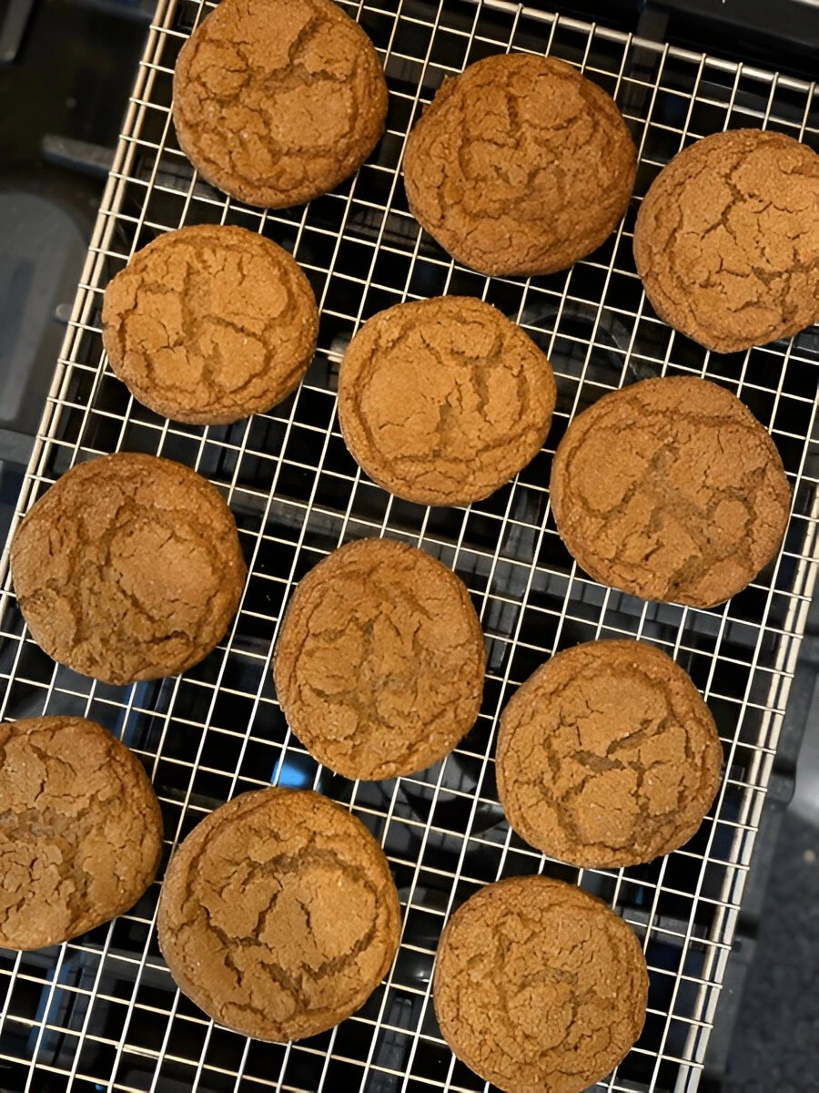 ginger molasses cookies